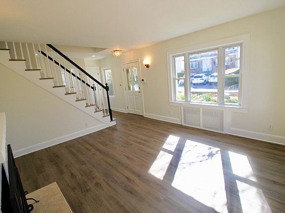 4 Seitz Lane - Family Room 3