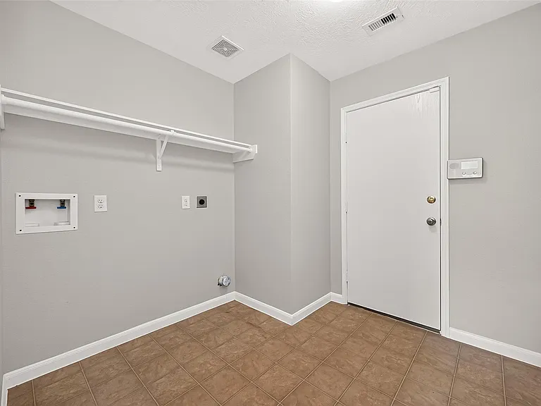 18403 Tupper Bend Ln — Photo 17
