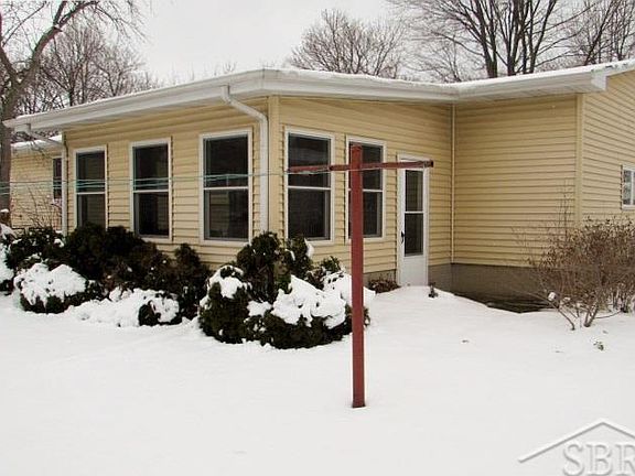 3rd image of 716 Nietling St