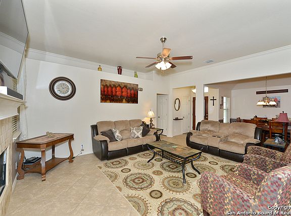 4th image of 15712 York Ln