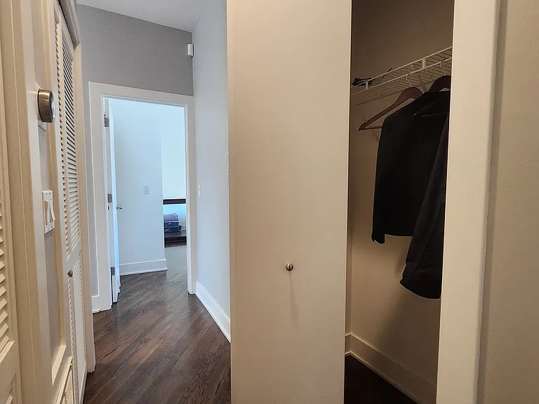 3900 W Cornelia Ave #2W — Photo 22