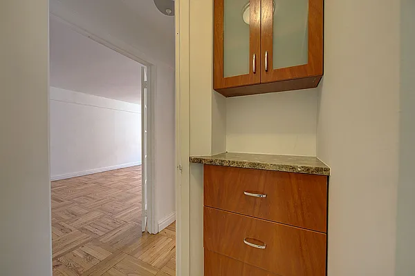 Rented by Akam Sales and Brokerage | media 22