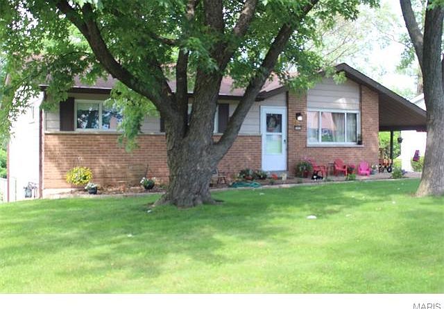 1st image of 3923 Southern Aire Dr