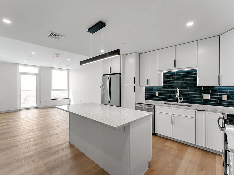 Bank Street Apartments at Burlington Square — Photo 3