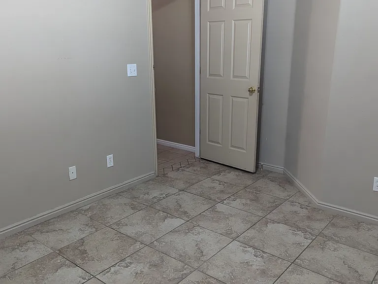 372 Megan Cir — Photo 28