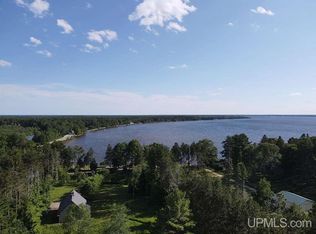 8136 W Arrowhead Rd, Manistique, MI 49854