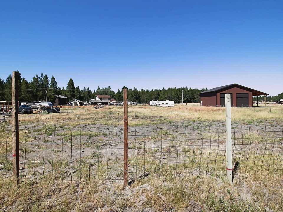 2nd image of 16984 Elsinore Rd