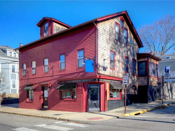 2 Perry St, Newport, RI 02840