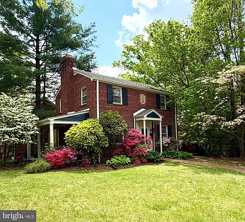 903 Jackson Ave Photo 1