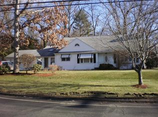 285 Burbank Rd, Longmeadow, MA 01106