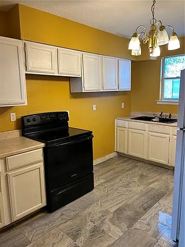 2 bed, 1.0 bath, 688 sqft, $1,450 — Photo 3