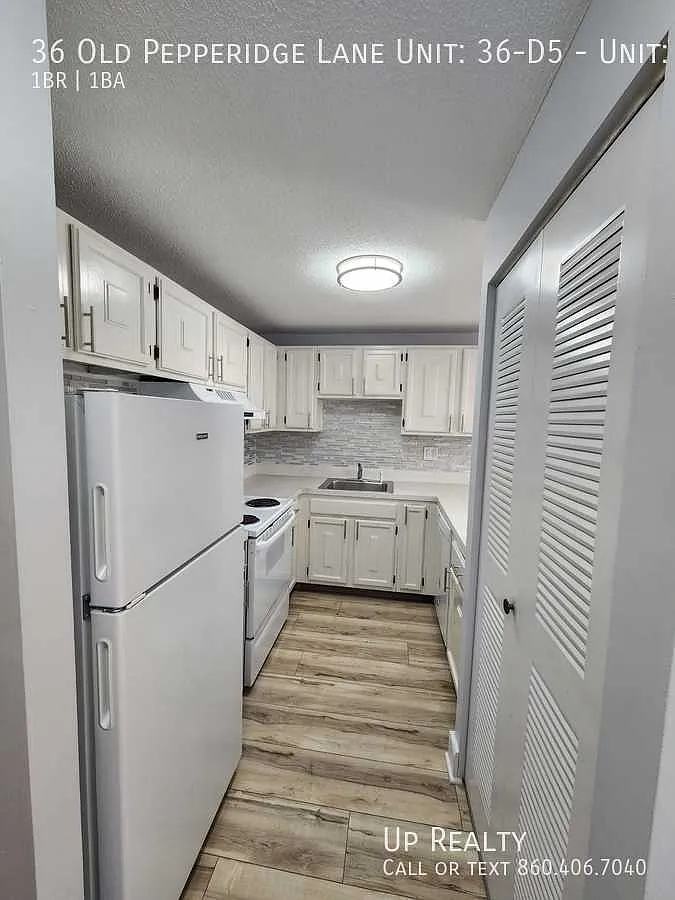 Building Photo - 36 Old Pepperidge Ln #D5