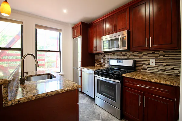 Rented by Hagstrom Management Inc | media 7