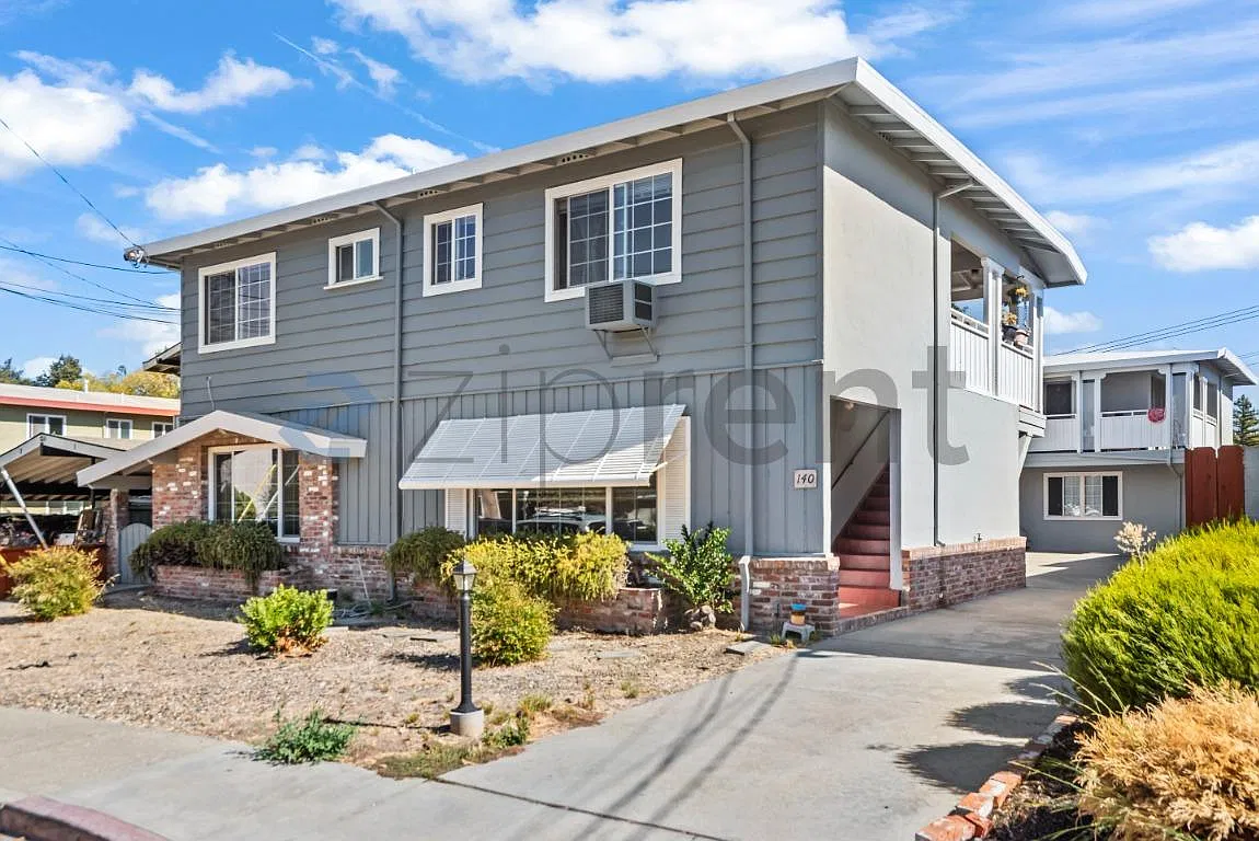 2 bed, 700 sqft, $2,935 — Photo 1