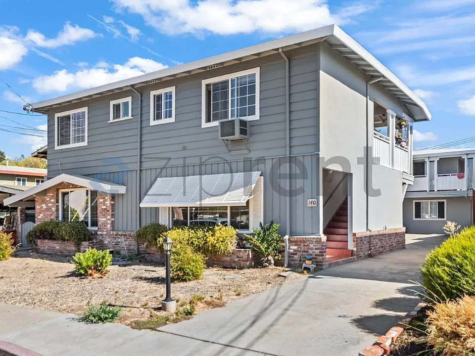 140 Village Ct #1