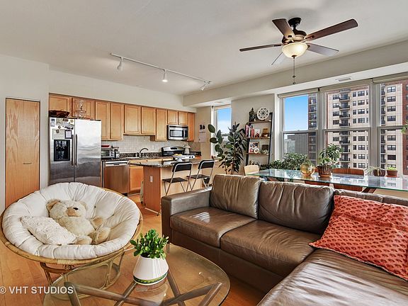 4th image of 5 E 14th Pl APT 1408