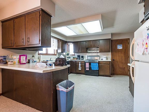 2nd image of 804 G Ave