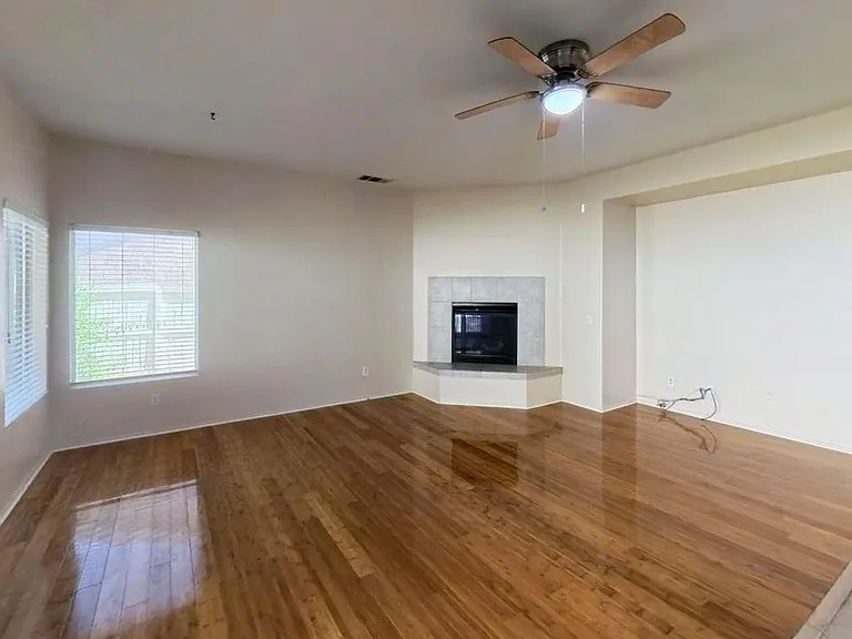 2226 Willowbrook Ln — Photo 12