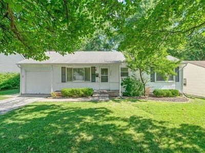 2226 W 74th Ter, Prairie Village, KS, 66208