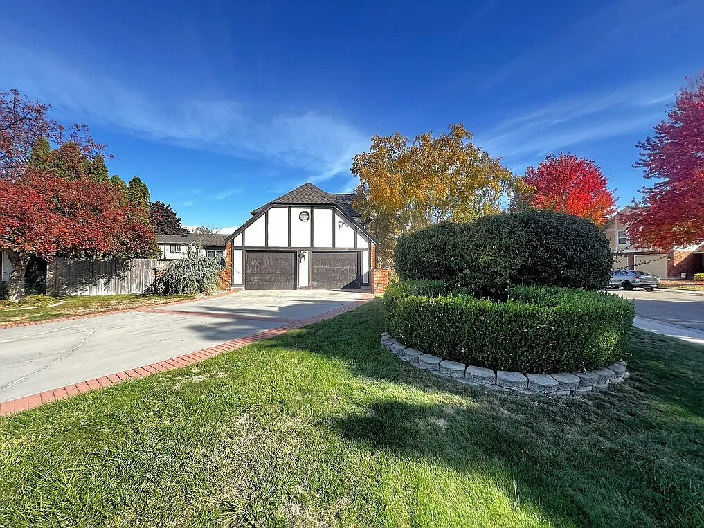 4 bed, 3000 sqft, $3,595 — Photo 4
