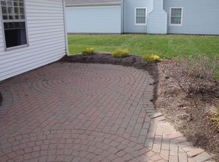 6802 Farmingdale Ln, Mentor, OH 44060