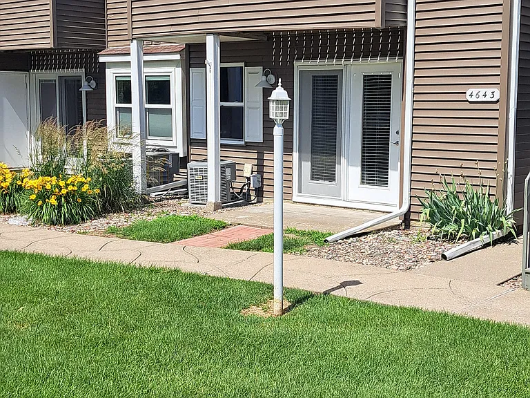 4643 Crow Creek Ct — Photo 1