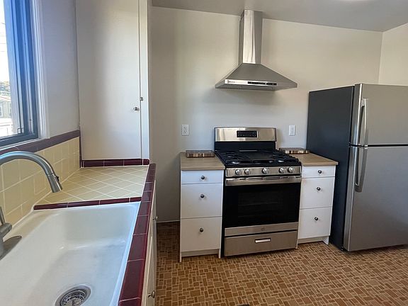 5th image of 1272 Solano Ave #4