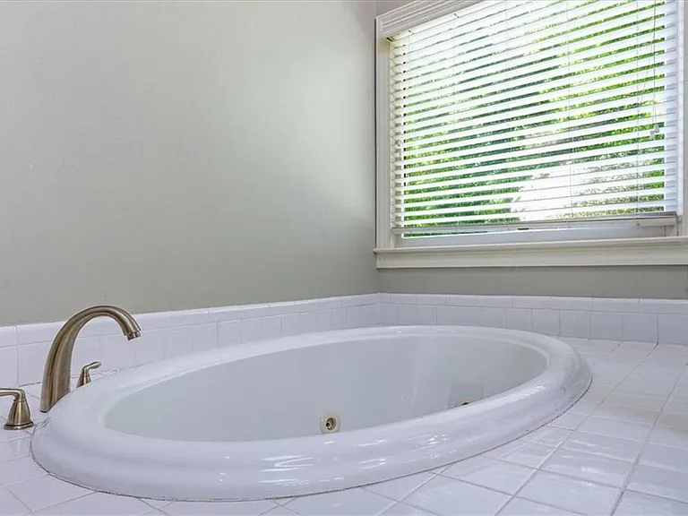 210 Masters View Ct — Photo 28