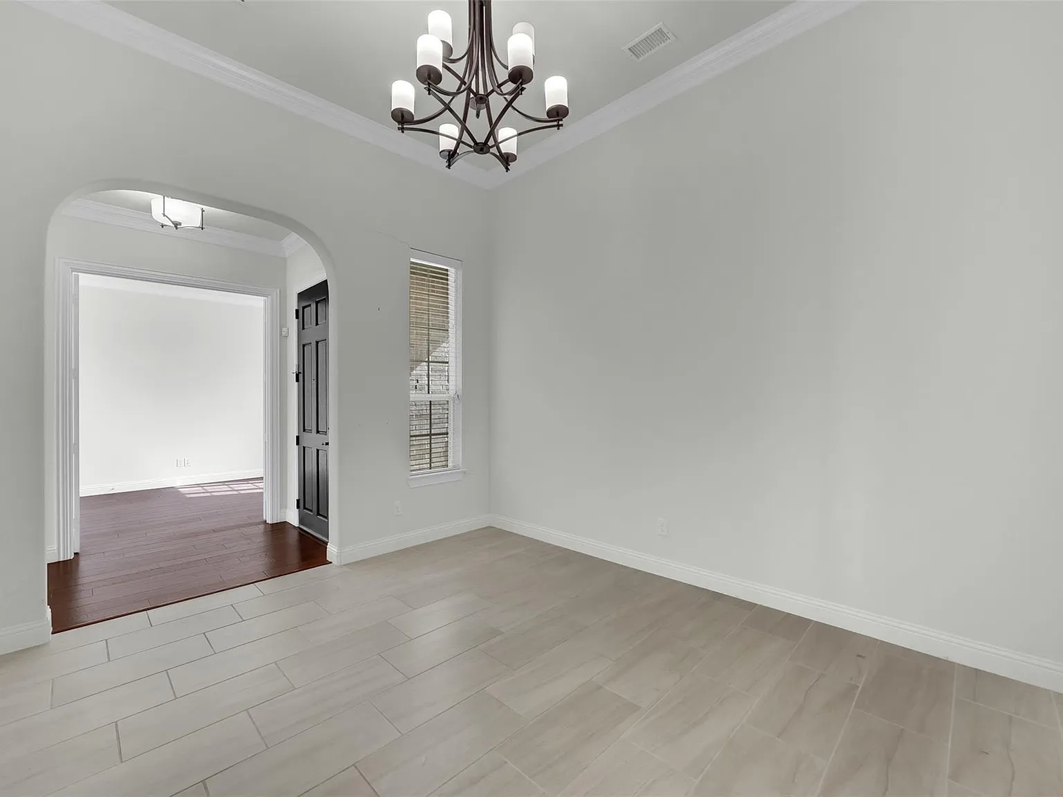 5 bed, 4.5 bath, 3216 sqft, $4,500 — Photo 4