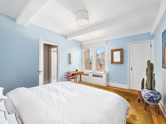 4th image of 315 E 68th St #13J