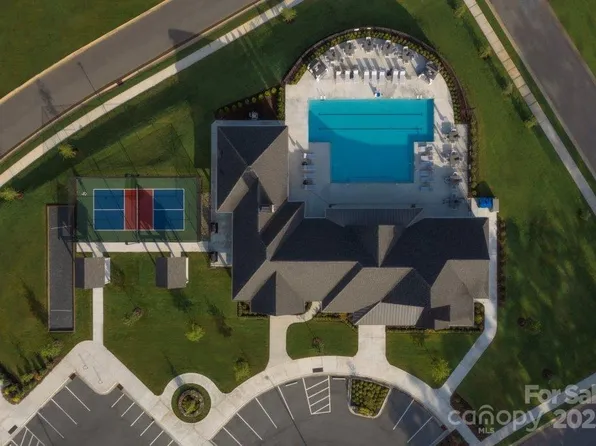 2120 Cadence Trace Dr, Mint Hill, NC 28227