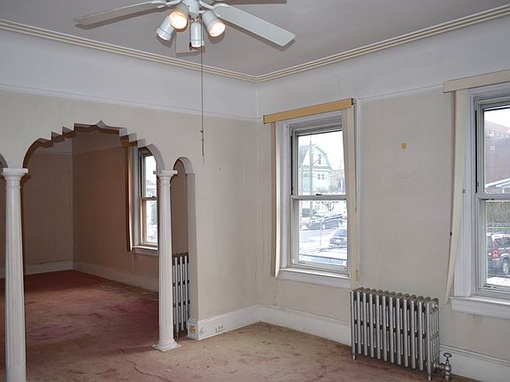 5th image of 2252 E 13th St