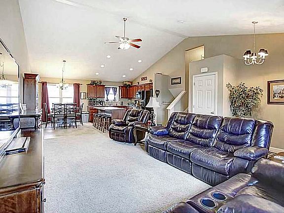 4th image of 2801 Amberwood Dr
