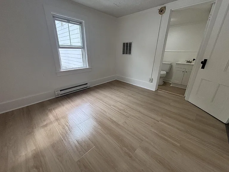 9 1/2 Dunlap St #1 — Photo 6