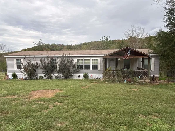 1710 Woodland Dr, Cave City, AR 72521