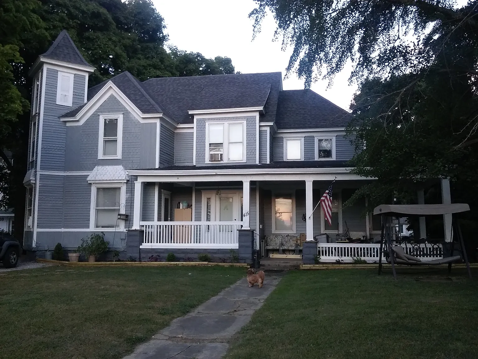 415 Riley St photo 1