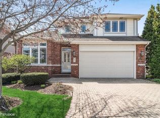 851 Emerald Ct, Willowbrook, IL 60527