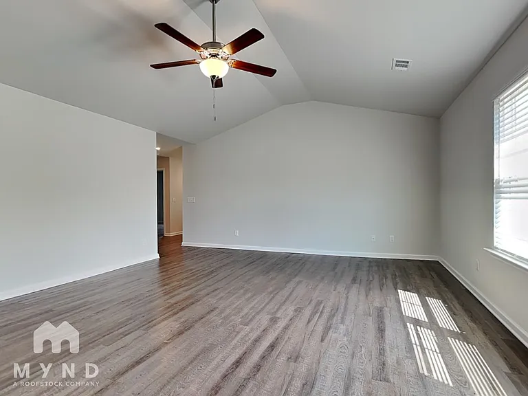 115 Dasher Dr — Photo 8