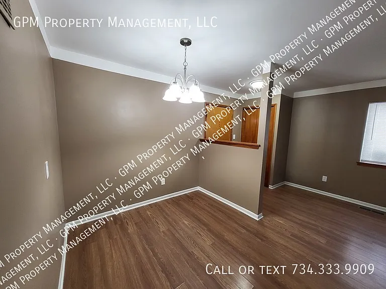 875 Raupp Pl #2 — Photo 8