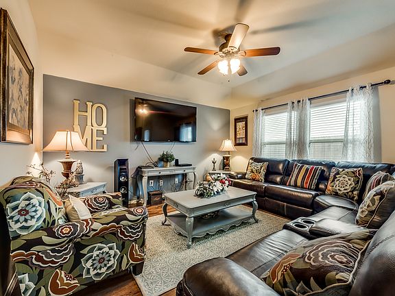 2nd image of 2708 Old Farm Dr