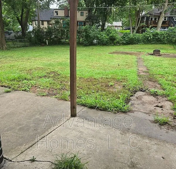 5814 NW Walnut Ct — Photo 3