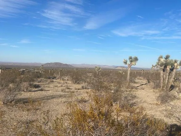 Vic Ave N #W4-207, Palmdale, CA 93591