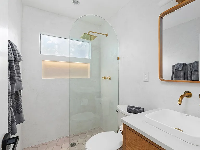 716 Stokeswood Ave SE #2B — Photo 6