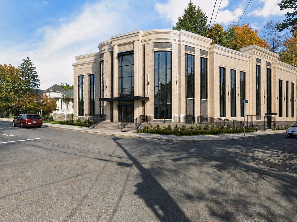 1st image of 2 Rita Avenue