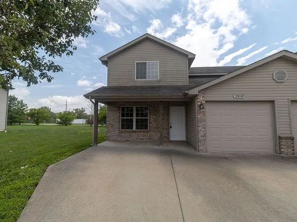 3910 Snowy Owl Dr, Columbia, MO 65202