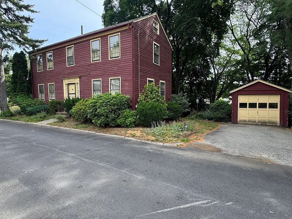 30 Troy Ln