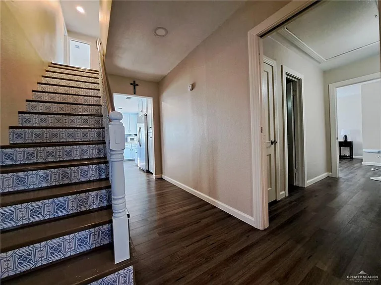 405 Cedar Ave — Photo 8