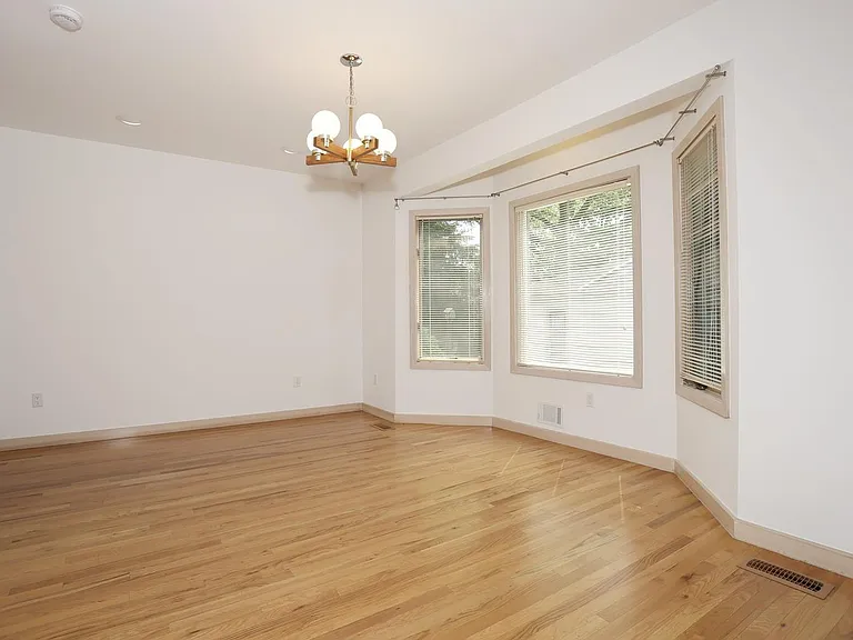 25 Bogert Pl #1 — Photo 5
