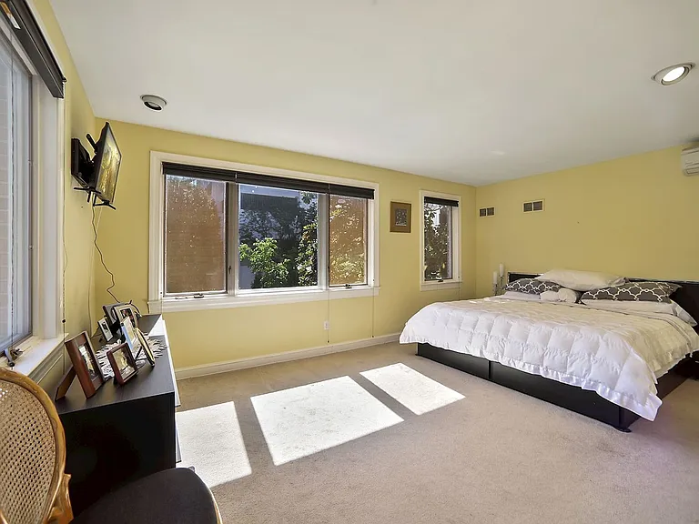 837 New Hampshire Ave NW — Photo 14