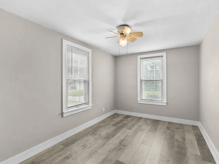 315 Averill Ave — Photo 7